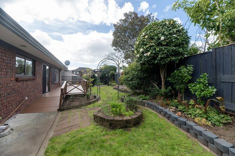 Photo of property in 2/168 Prince Regent Drive, Farm Cove, Auckland, 2012