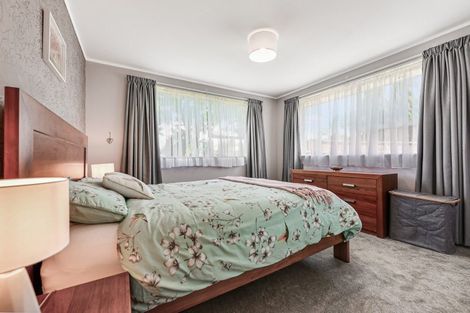 Photo of property in 102 Oakfield Crescent, Pukete, Hamilton, 3200