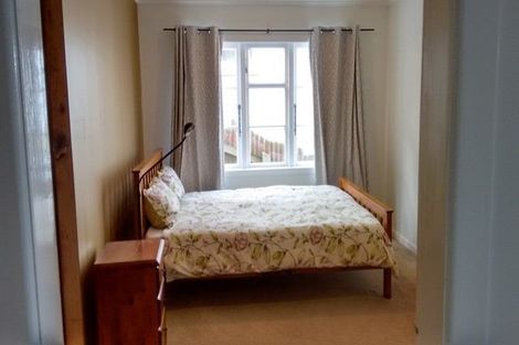 Photo of property in 204 Sutherland Road, Lyall Bay, Wellington, 6022