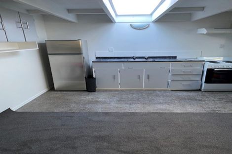 Photo of property in 1/2 Coniston Avenue, Te Atatu South, Auckland, 0610