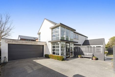 Photo of property in 98a Watford Street, Strowan, Christchurch, 8052