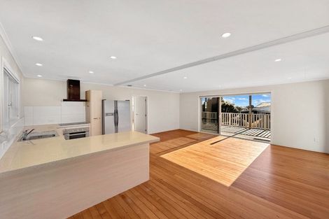 Photo of property in 832 Whangaparaoa Road, Manly, Whangaparaoa, 0930
