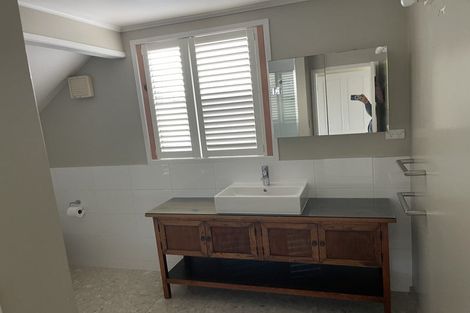 Photo of property in 5 Tiri Road, Takapuna, Auckland, 0620