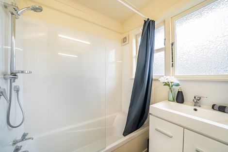 Photo of property in 10 James Grove, Stokes Valley, Lower Hutt, 5019