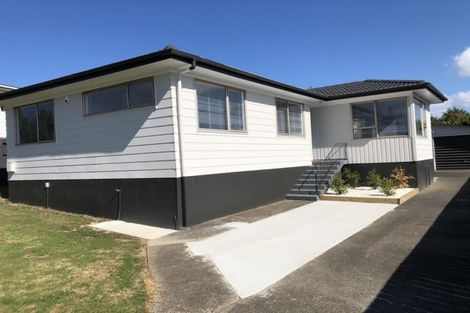 Photo of property in 4 Caringbah Drive, Papatoetoe, Auckland, 2025