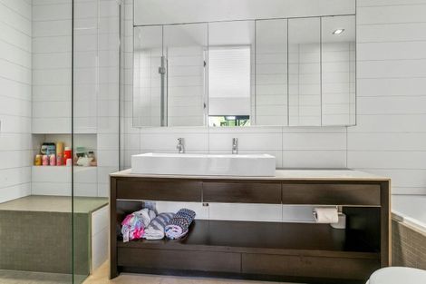 Photo of property in 23-27 Lake View Road, Takapuna, Auckland, 0622