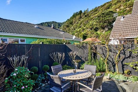 Photo of property in 2/130 Muritai Road, Eastbourne, Lower Hutt, 5013