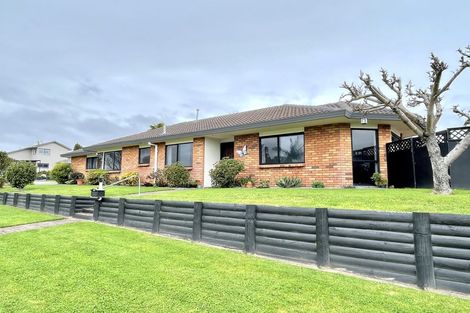 Photo of property in 1 Oleander Lane, Mount Maunganui, 3116