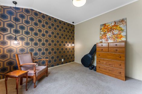 Photo of property in 25 Homewood Place, Chatswood, Auckland, 0626