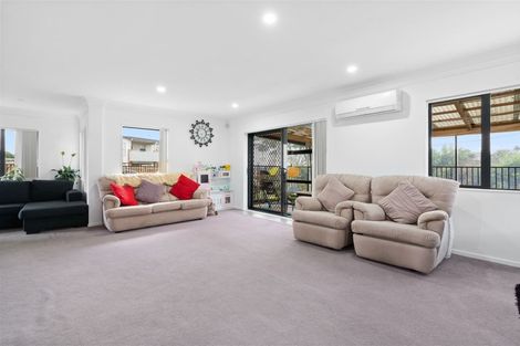 Photo of property in 36 Kenderdine Road, Papatoetoe, Auckland, 2025
