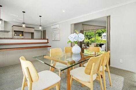 Photo of property in 16 Westwood Road, Tawa, Wellington, 5028