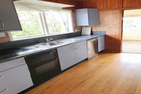 Photo of property in 13 The Rosebowl, Sunnyhills, Auckland, 2010