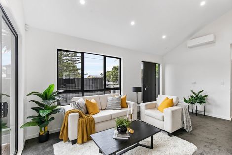 Photo of property in 54d Te Atatu Road, Te Atatu South, Auckland, 0610