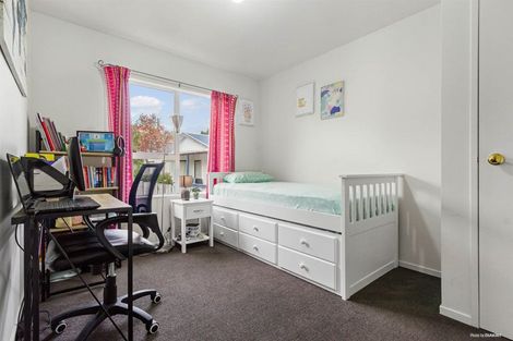 Photo of property in 2/39 Sungrove Rise, Sunnyvale, Auckland, 0612