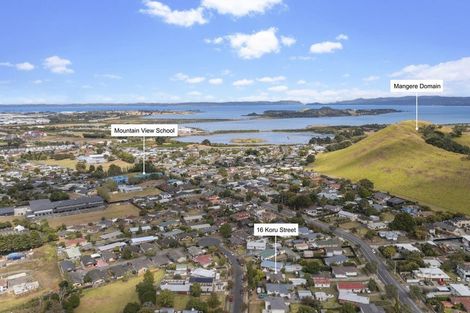 Photo of property in 16 Koru Street, Mangere Bridge, Auckland, 2022