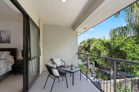 Photo of property in 2/90 Albany Highway, Greenhithe, Auckland, 0632