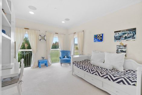 Photo of property in 64 Porterfield Road, Whitford, Howick, 2571