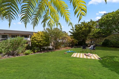 Photo of property in 2/90 Albany Highway, Greenhithe, Auckland, 0632