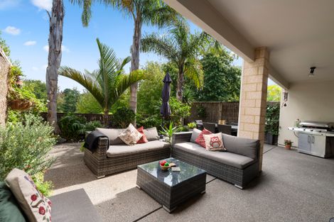 Photo of property in 2/90 Albany Highway, Greenhithe, Auckland, 0632