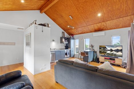 Photo of property in 42b Simpson Road, Papamoa Beach, Papamoa, 3118