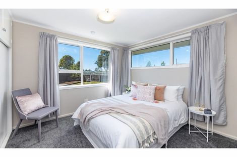 Photo of property in 16 Saunders Place, Redwood, Christchurch, 8051