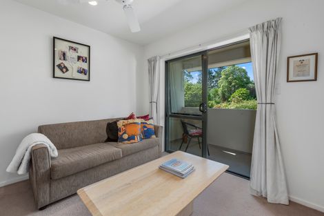 Photo of property in 2/90 Albany Highway, Greenhithe, Auckland, 0632