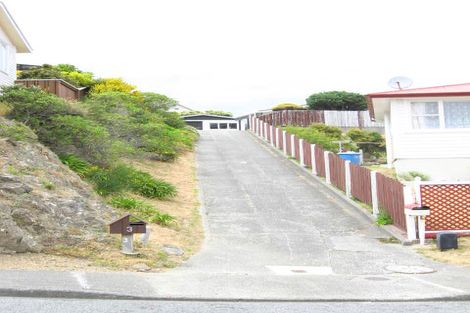 Photo of property in 3 Camrose Grove, Kingston, Wellington, 6021