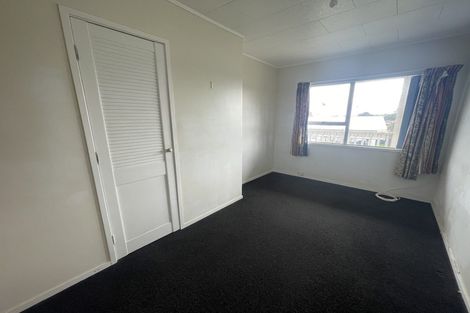 Photo of property in 1 Silverstone Place, Henderson, Auckland, 0612