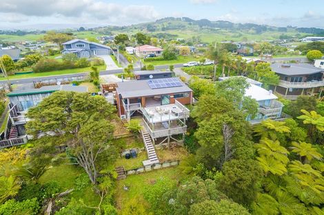 Photo of property in 8 Bay View Road, Raglan, 3225