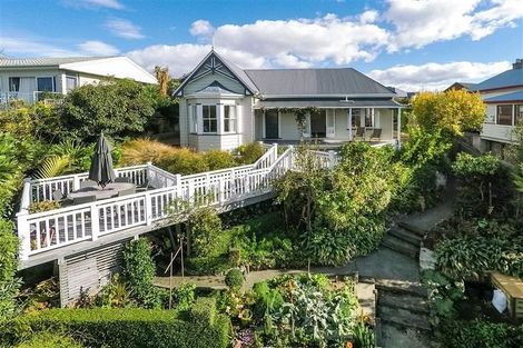 Photo of property in 33 Fitzroy Road, Bluff Hill, Napier, 4110