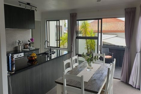 Photo of property in 1/10 Firth Road, Torbay, Auckland, 0630