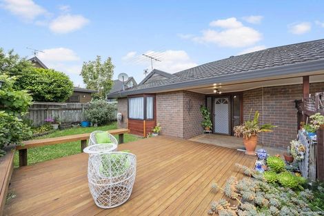 Photo of property in 2/279 Hobsonville Road, Hobsonville, Auckland, 0618