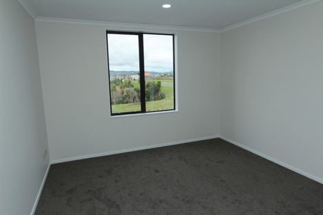 Photo of property in 5 Karokaro Road, Takanini, 2112