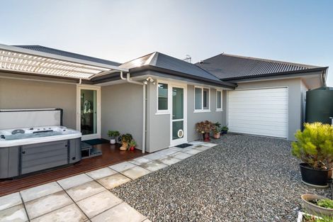 Photo of property in 10 Harold Place, Stoke, Nelson, 7011