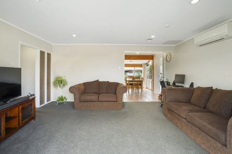 Photo of property in 5 Glengowan Place, Conifer Grove, Takanini, 2112