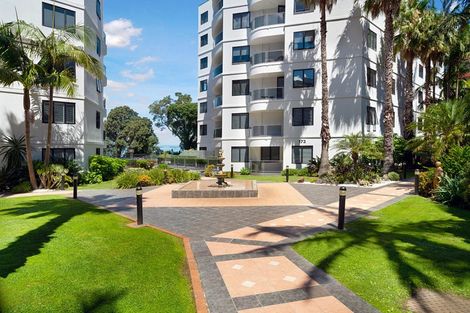 Photo of property in 2i/175 Hurstmere Road, Takapuna, Auckland, 0622