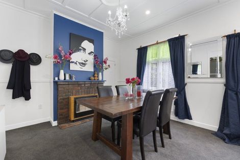 Photo of property in 15 Rainforth Street, Roslyn, Palmerston North, 4414