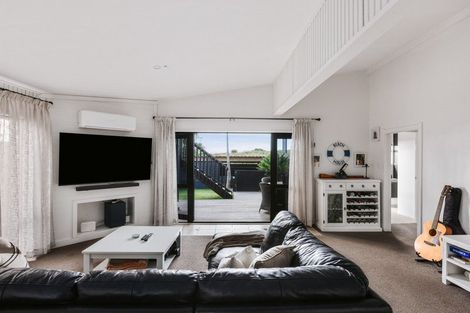 Photo of property in 728 Papamoa Beach Road, Papamoa Beach, Papamoa, 3118