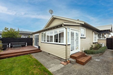 Photo of property in 74 Selwyn Street, Somerfield, Christchurch, 8024