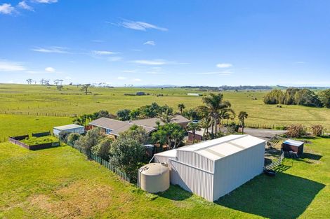 Photo of property in 242 Baylys Coast Road, Dargaville, 0377