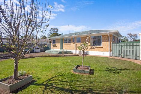Photo of property in 28 Kowhai Street, Tuakau, 2121