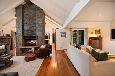 Photo of property in 12 Amber Close, Arthurs Point, Queenstown, 9371