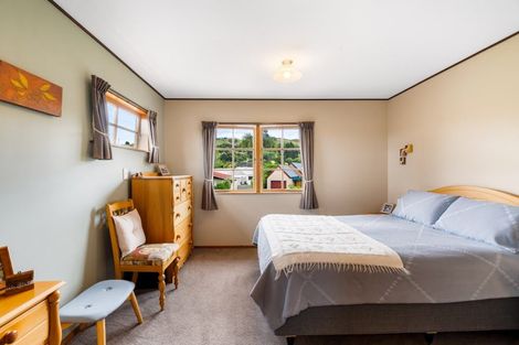 Photo of property in 25 Trigg Crescent, Taradale, Napier, 4112