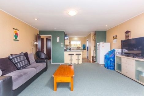 Photo of property in 2/50 Kenderdine Road, Papatoetoe, Auckland, 2025