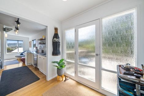 Photo of property in 2b Cherry Grove, Strathmore Park, Wellington, 6022