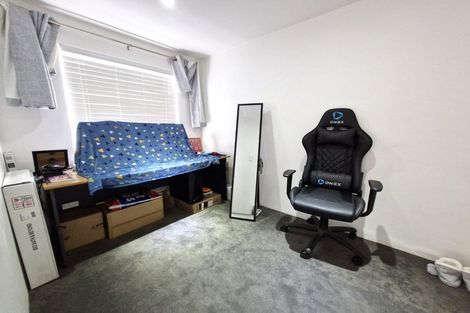 Photo of property in 2/7 Alston Avenue, Kelston, Auckland, 0602