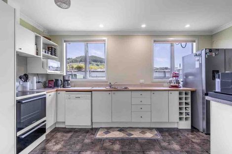 Photo of property in 246 Marine Parade, Bluff, 9814