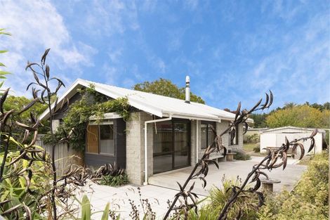 Photo of property in 15 Cross Street, Waikuku Beach, 7473