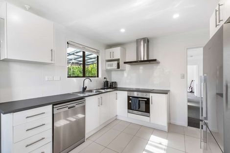Photo of property in 80 Sunvue Road, Glen Eden, Auckland, 0602