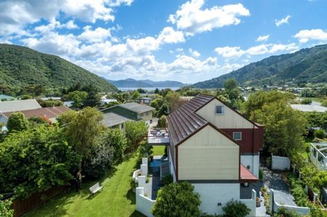 Photo of property in 2 Huia Street, Waikawa, Picton, 7220